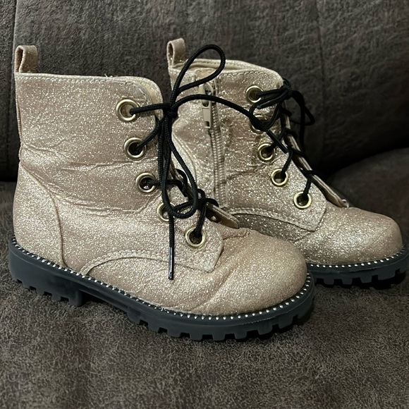 Cynthia Rowley Other - Cynthia Rowley Girls Gold Glitter Boots - Size 8